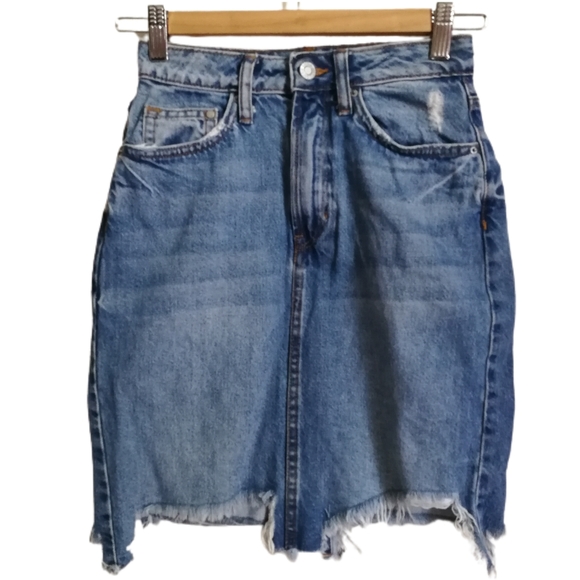 Dresses & Skirts - 3/30$ Light Wash Chew Raw Hem Denim Jean Skirt